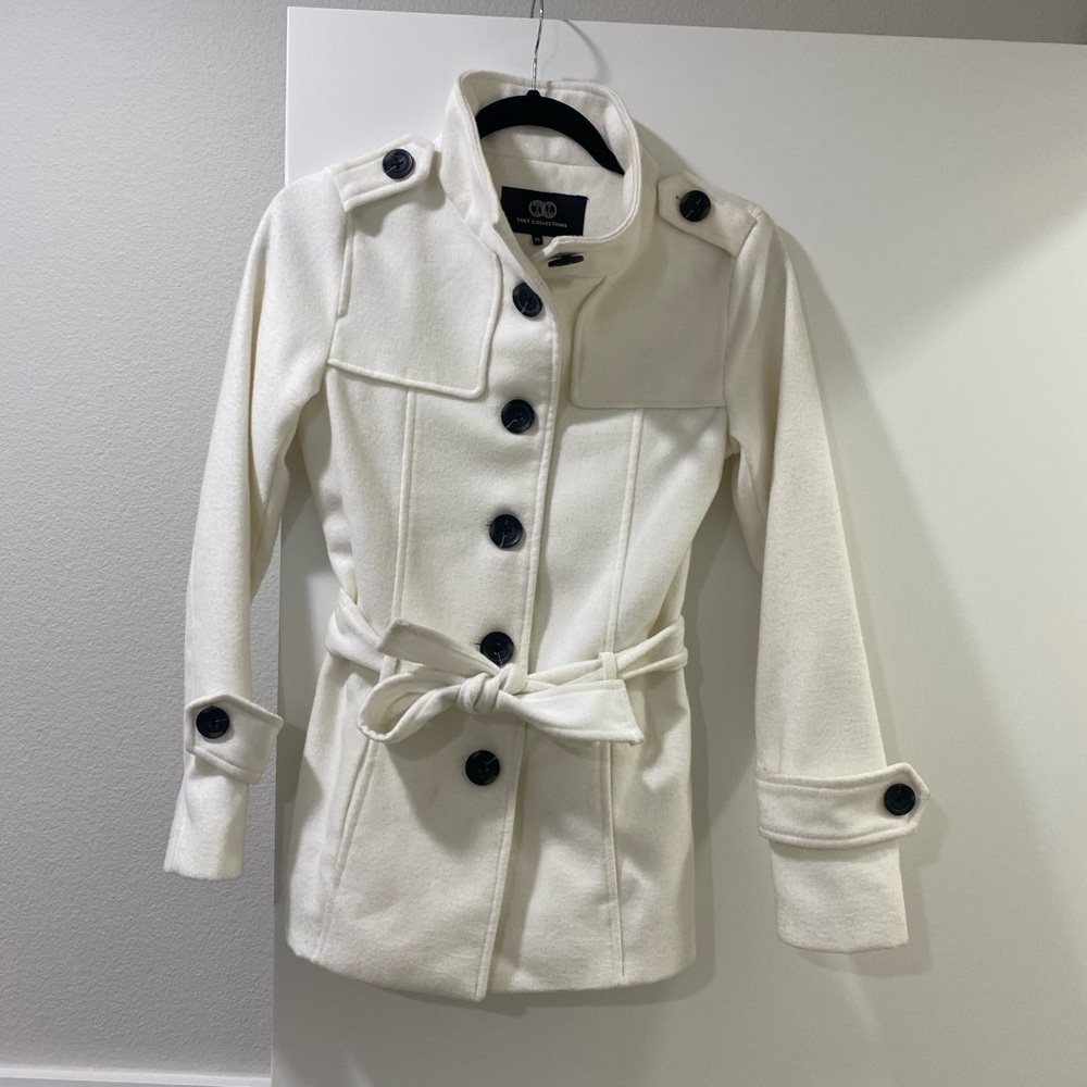 Tart white peacoat